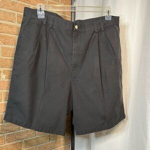 Greg Norman Pleated Black Shorts Size 40